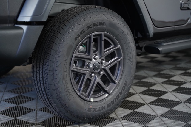 2025 Jeep Wrangler Sport S photo 32