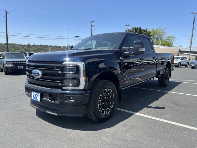 2025 Ford F-350 Platinum photo 2