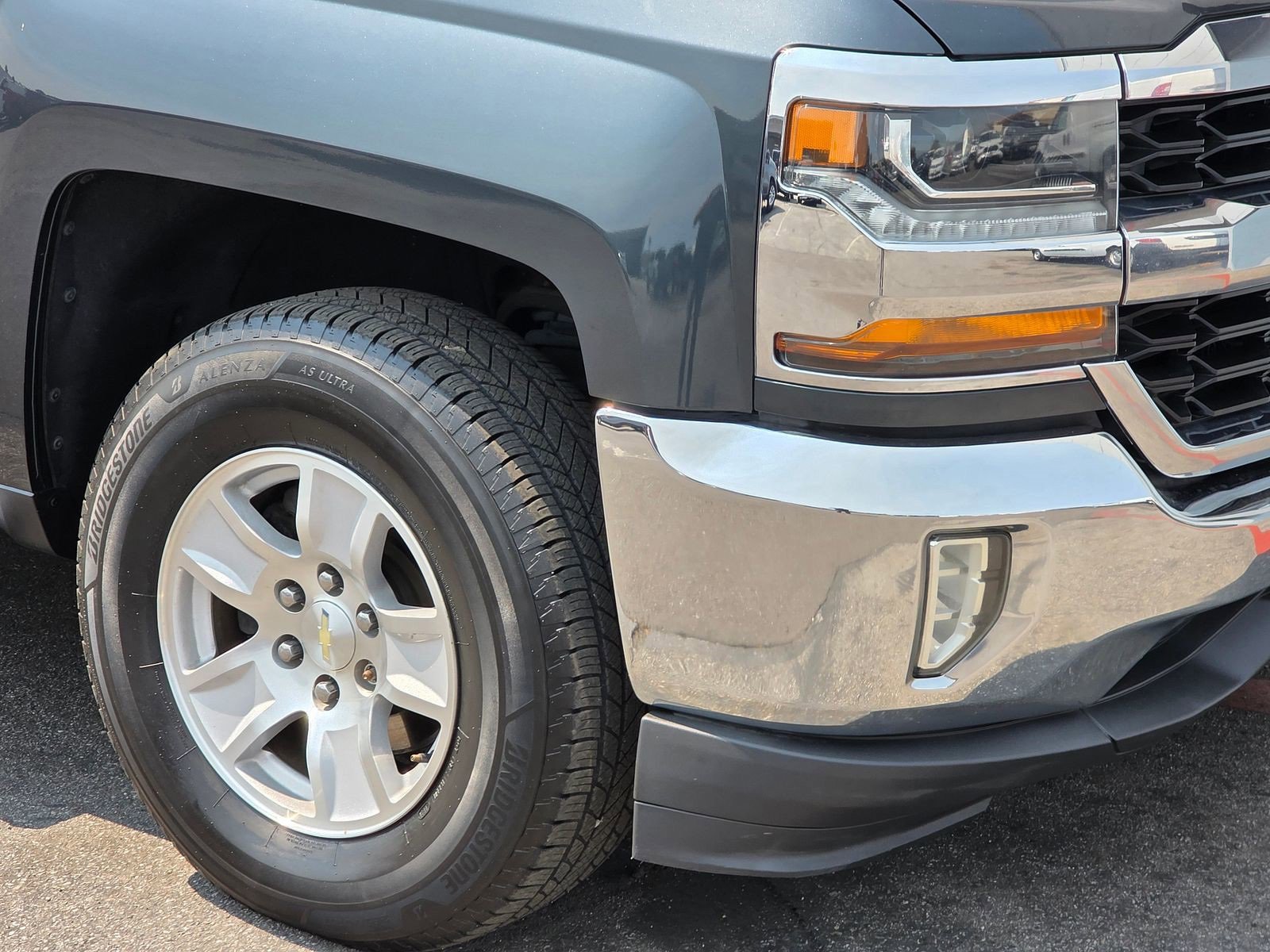 2017 Chevrolet Silverado 1500 LT photo 4