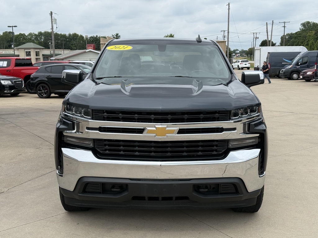 2021 Chevrolet Silverado 1500 LT photo 2