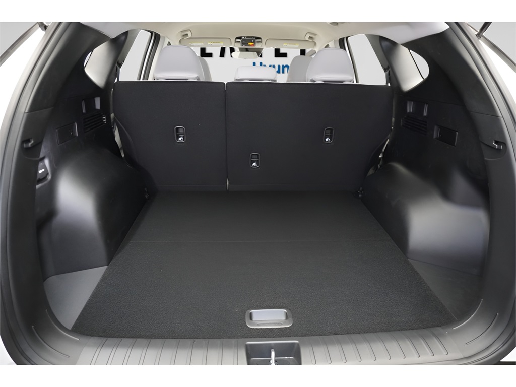 2025 Hyundai Tucson SE photo 16