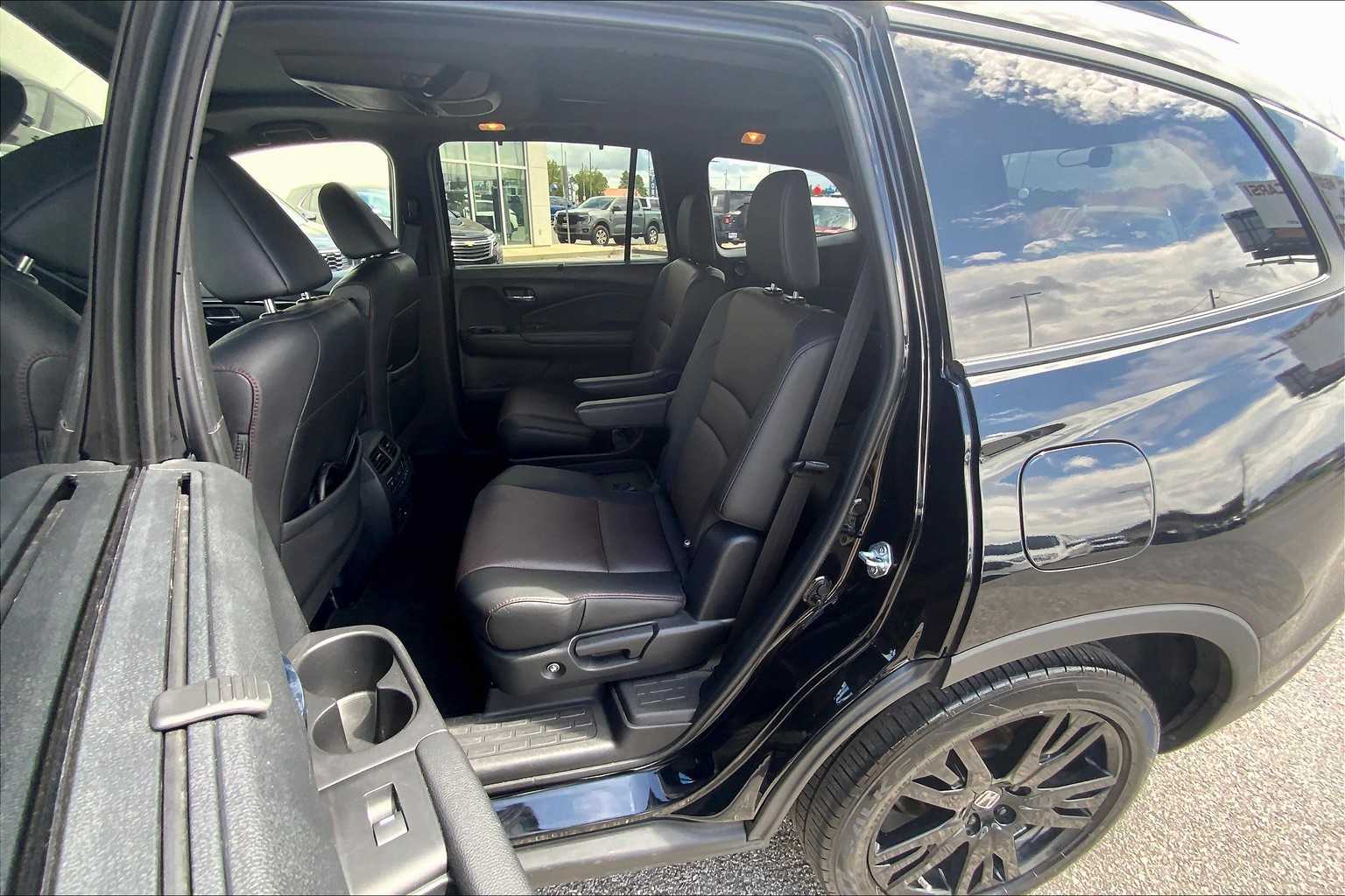 2022 Honda Pilot Black Edition photo 20