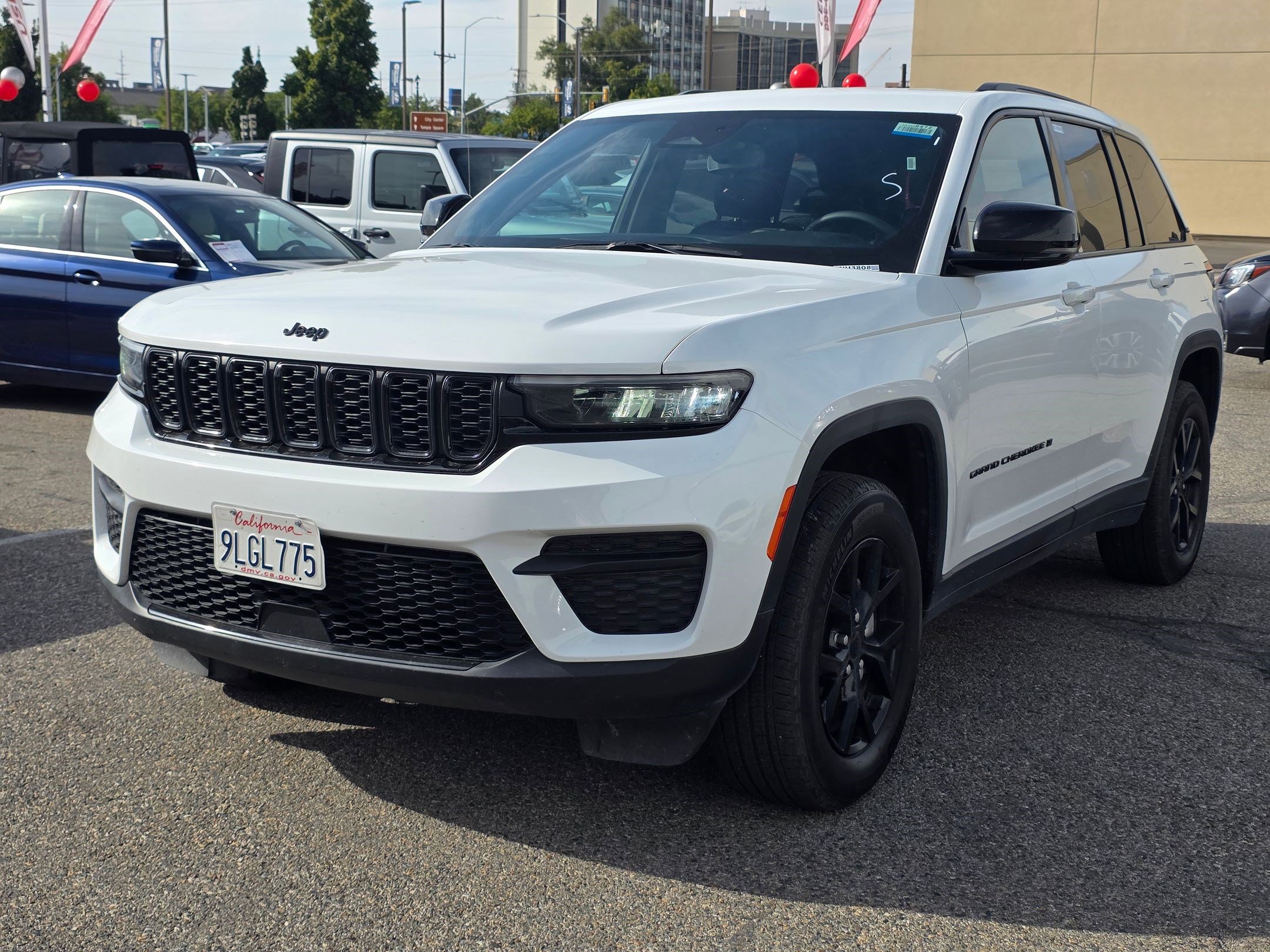 2024 Jeep Grand Cherokee Altitude photo 4