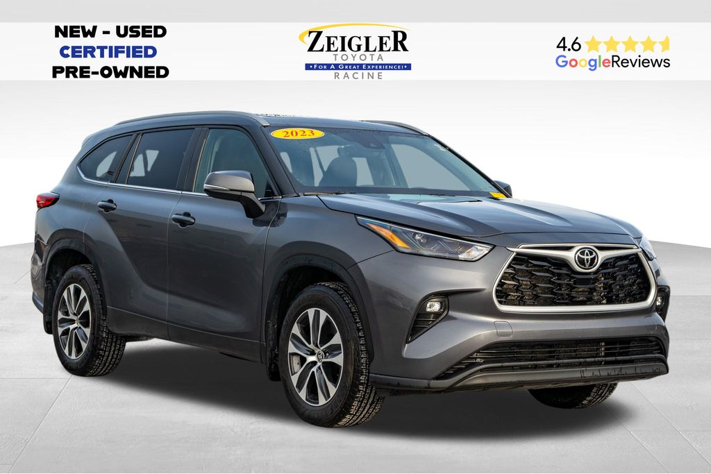 2023 Toyota Highlander XLE's photo
