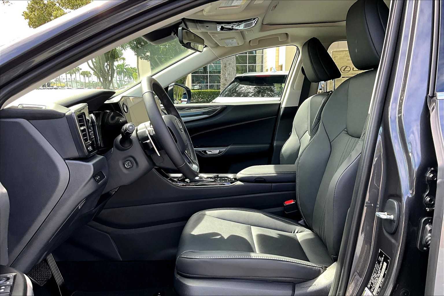 2026 Lexus NX 350 Premium photo 8