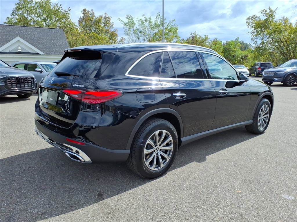 2026 Mercedes Benz GLC 300 4MATIC photo 3