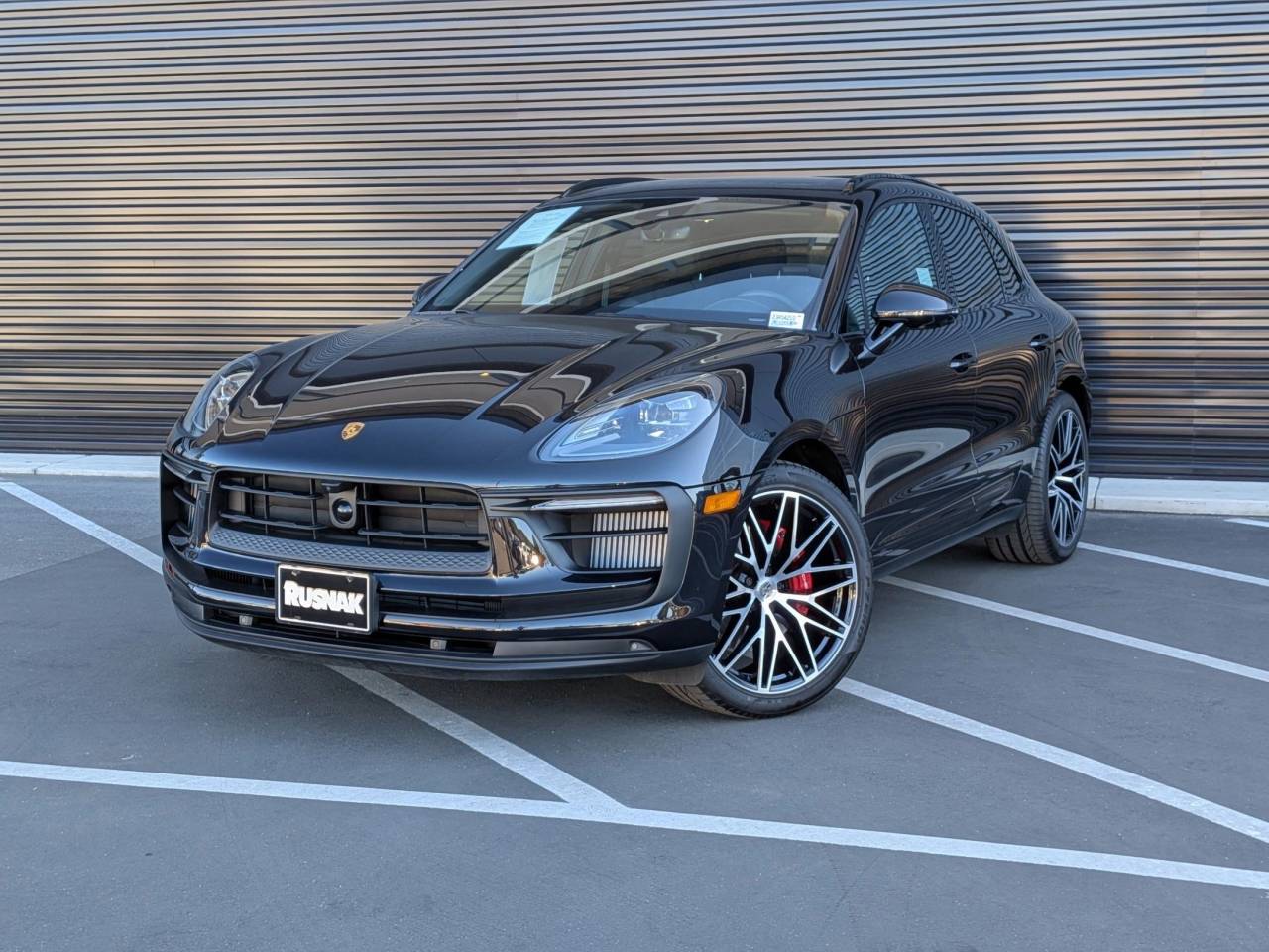 2025 Porsche Macan S's photo