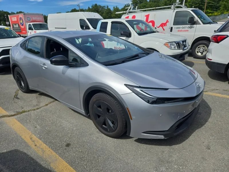 2024 Toyota Prius Limited photo 5