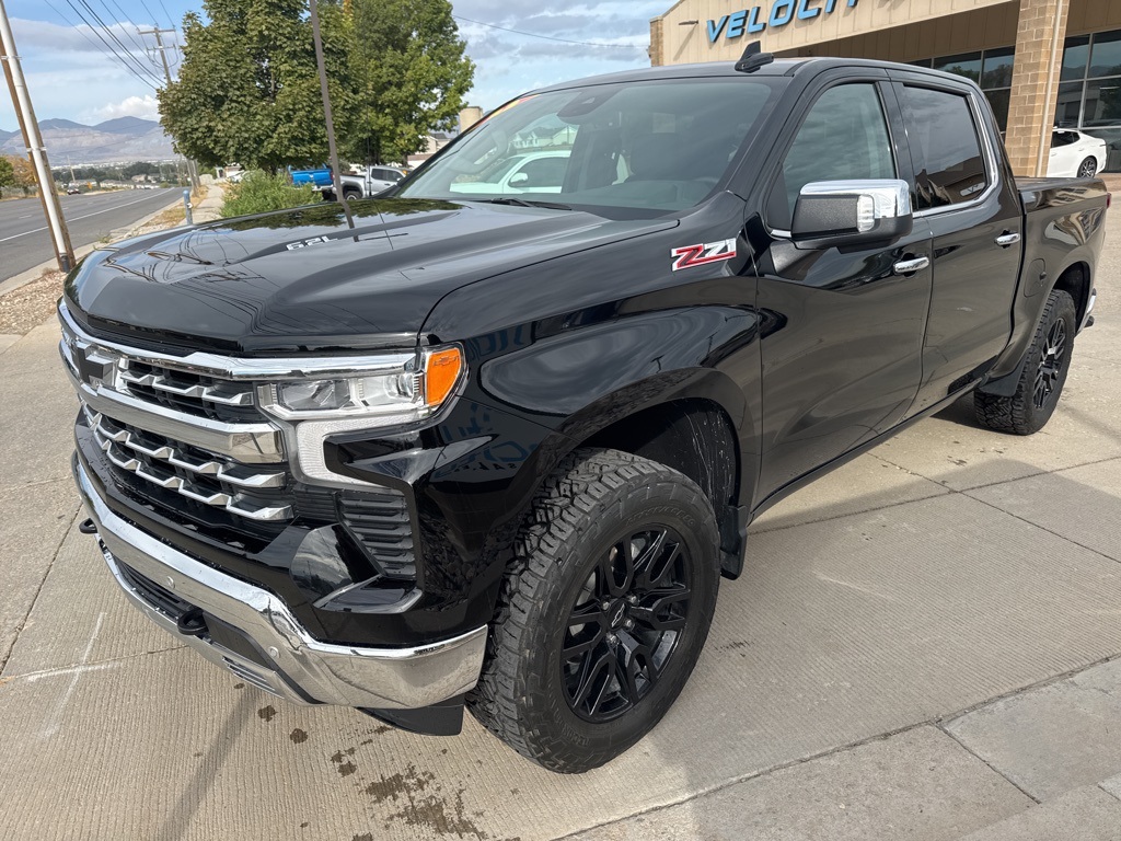 2023 Chevrolet Silverado 1500 LTZ photo 2