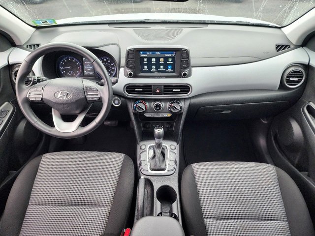 2020 Hyundai Kona SEL Plus photo 2