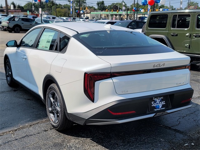 2025 Kia K4 LXS photo 6