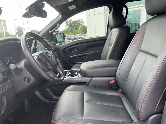 2020 Nissan Titan Crew Cab photo 13