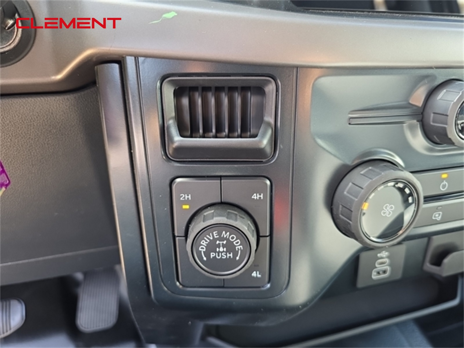 2025 Ford F-150 XL photo 16