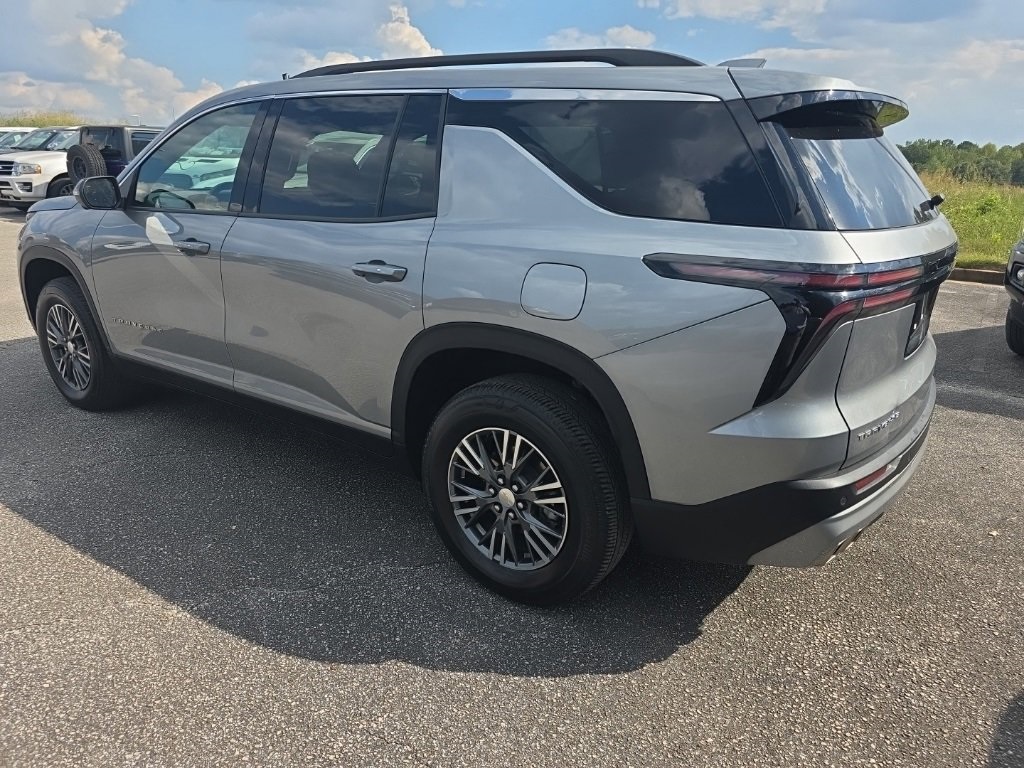 2024 Chevrolet Traverse photo 13