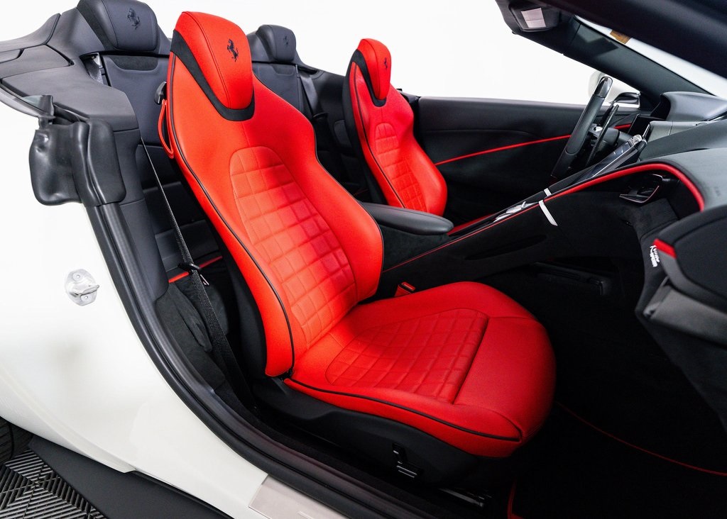 2024 Ferrari Roma Spider Base photo 22