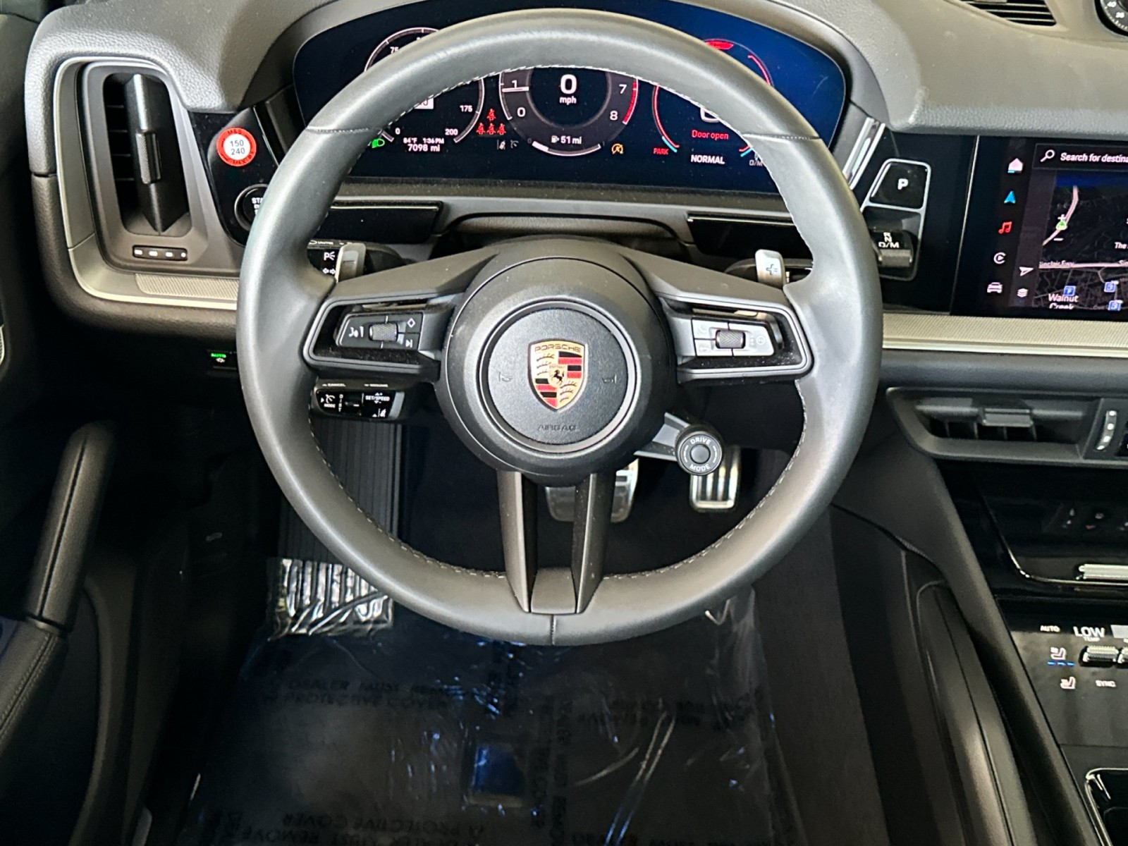 2025 Porsche Cayenne S photo 11