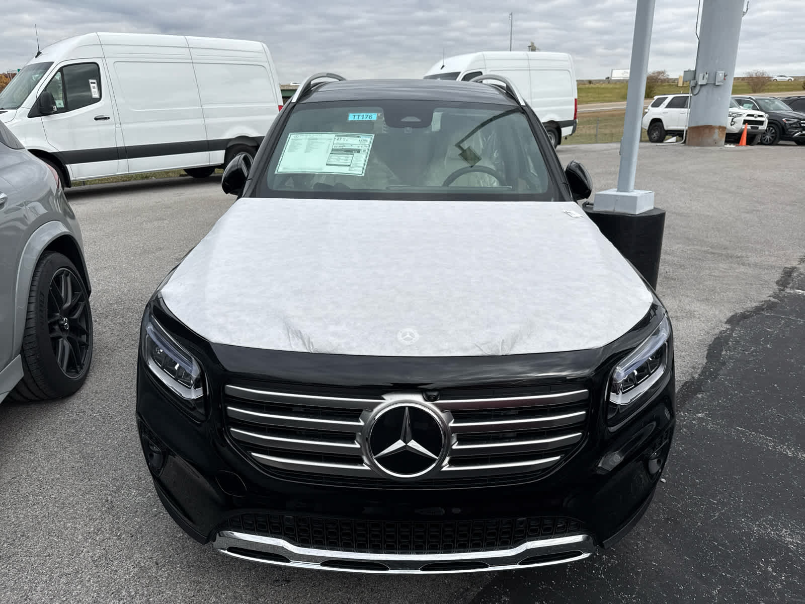2026 Mercedes Benz GLB 250 4MATIC photo 3