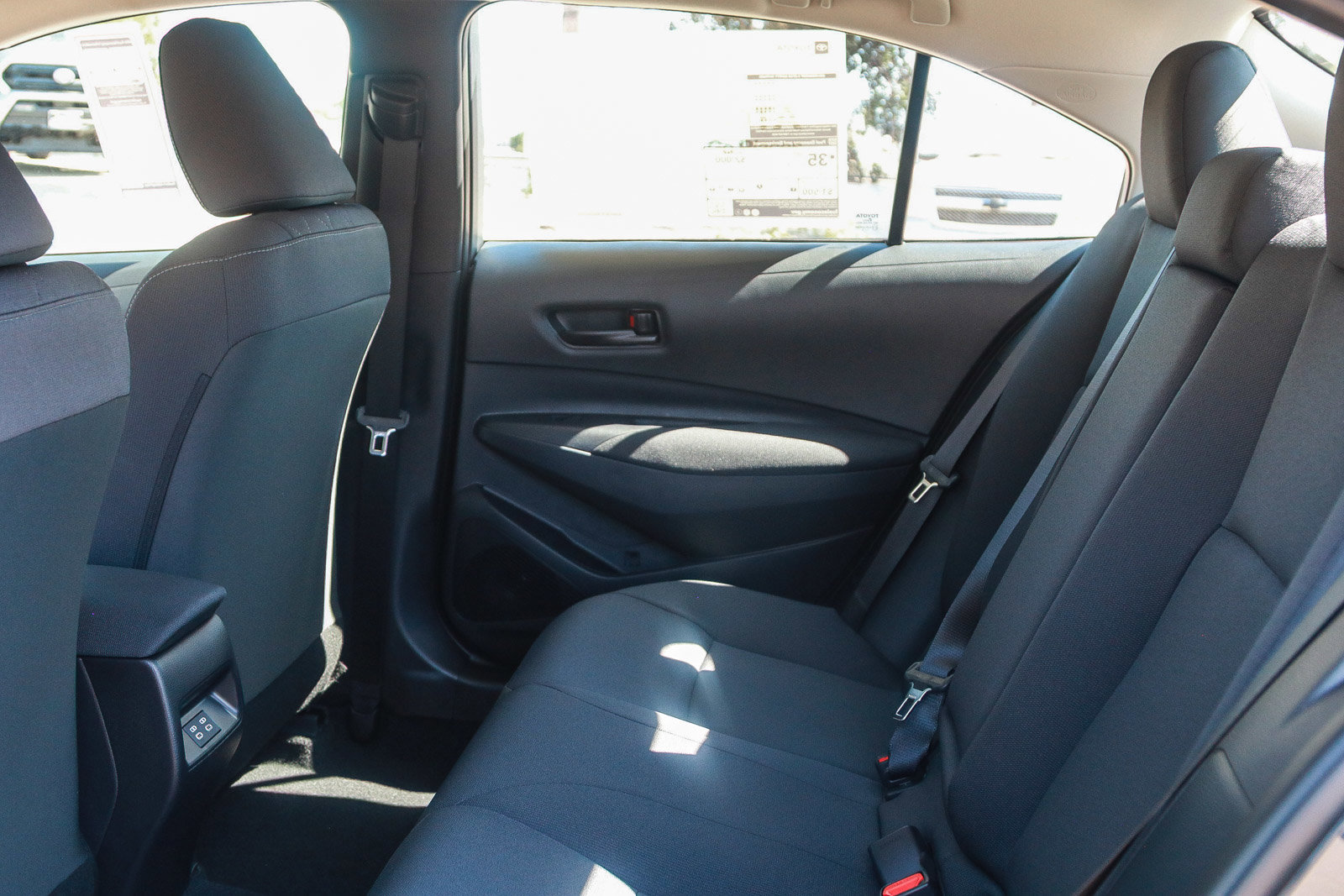 2025 Toyota Corolla LE photo 18