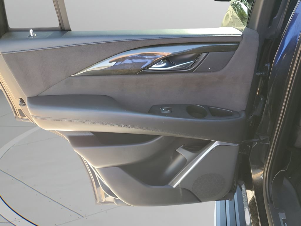 2020 Cadillac Escalade Platinum photo 16