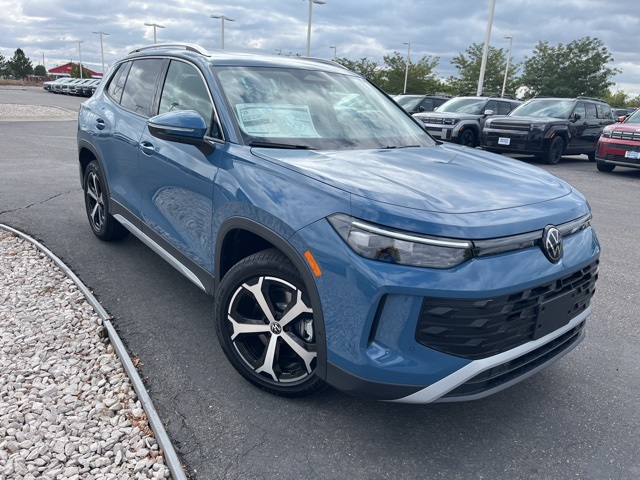 2025 Volkswagen Tiguan SE photo 7