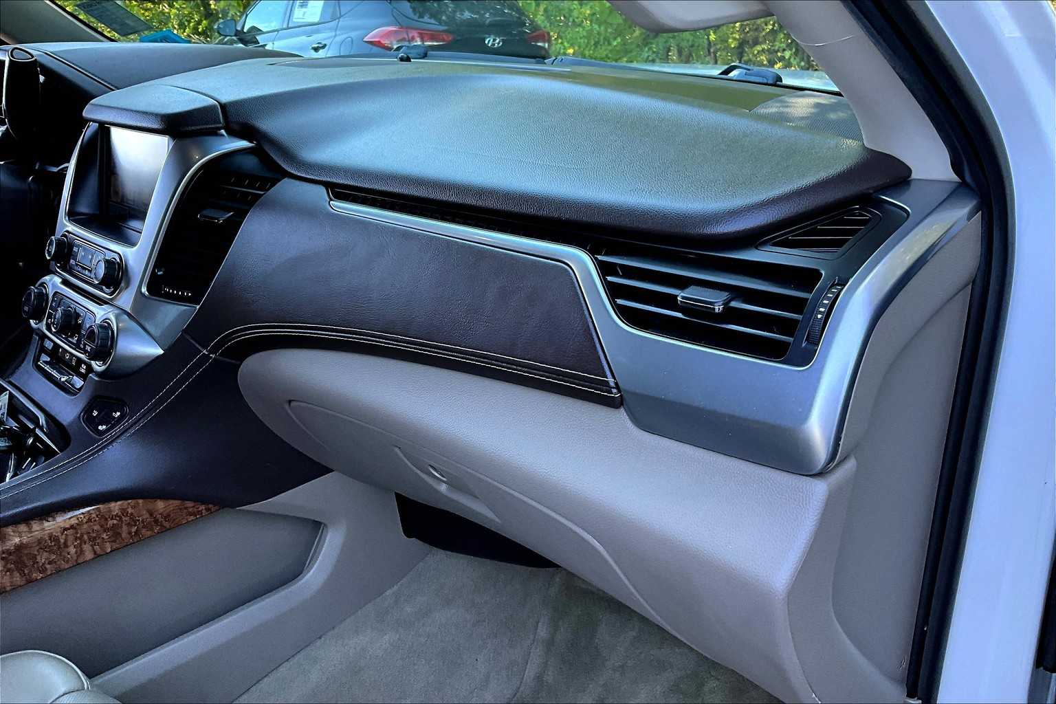 2016 Chevrolet Tahoe LTZ photo 17