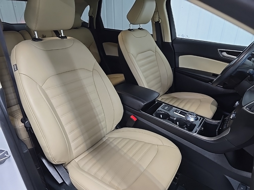 2020 Ford Edge SEL photo 14