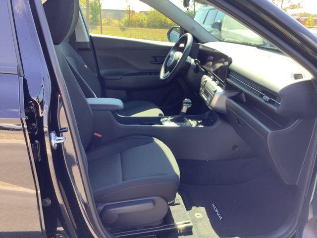 2026 Hyundai Kona SEL photo 13