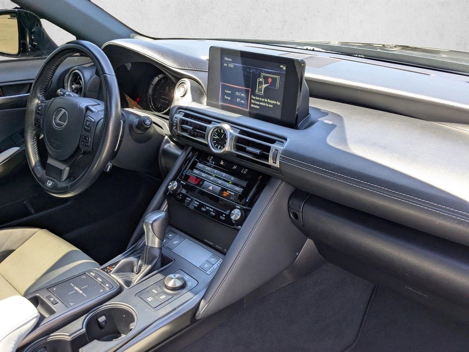 2022 Lexus IS F SPORT photo 19