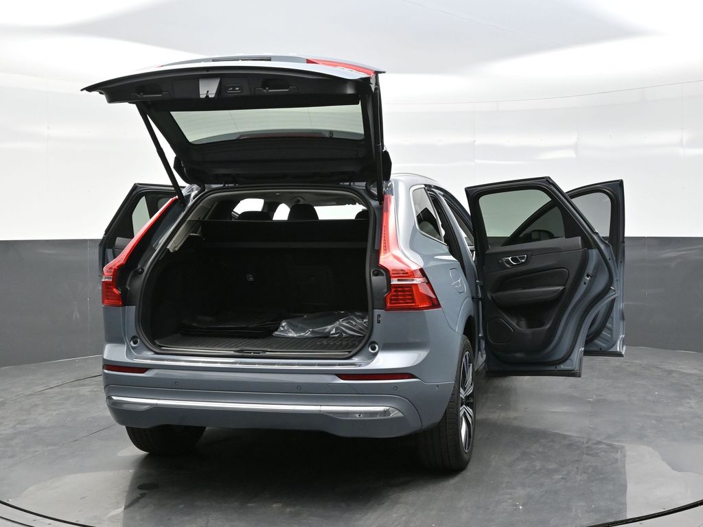 2023 Volvo XC60 B5 Plus photo 39