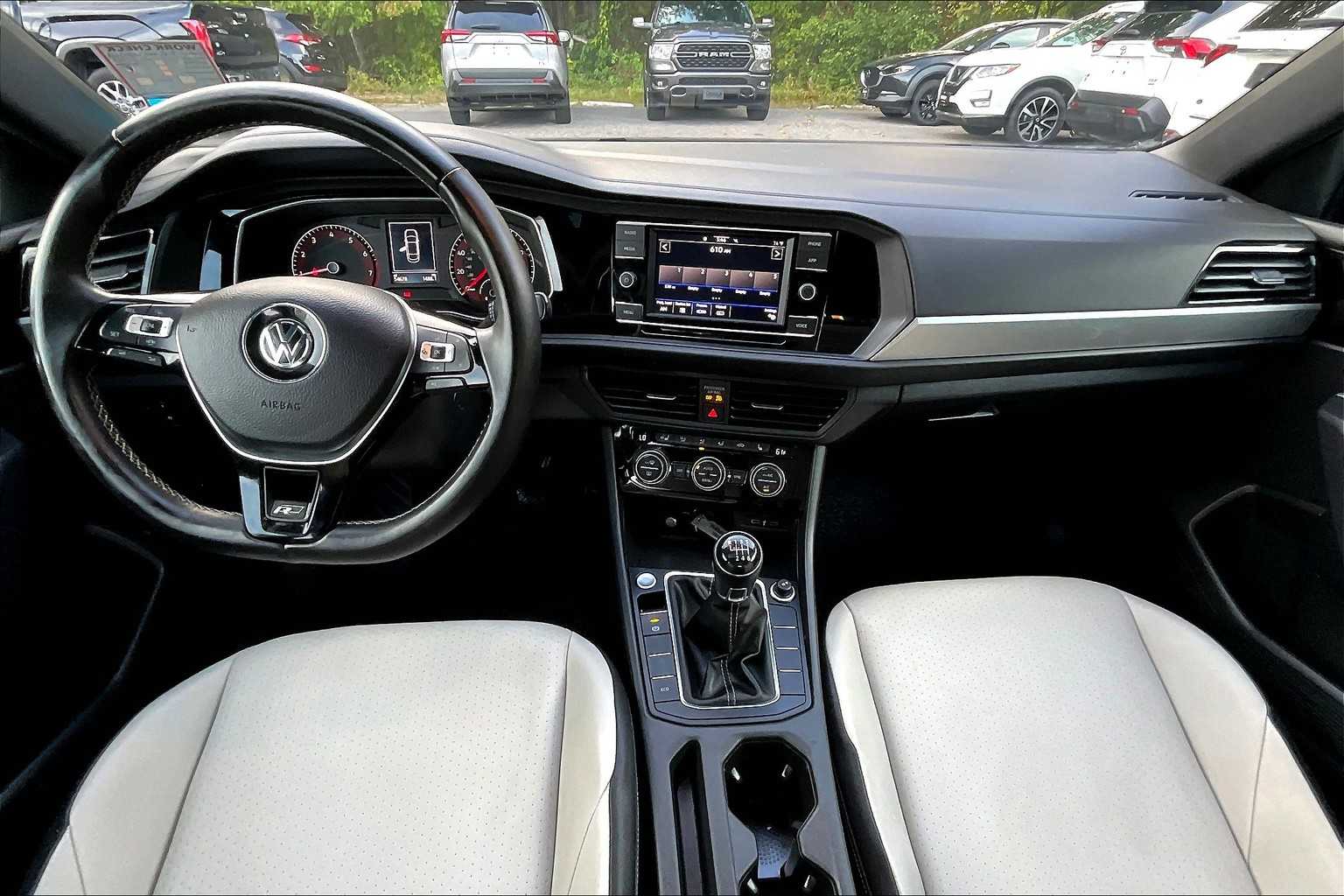 2020 Volkswagen Jetta R-Line photo 11