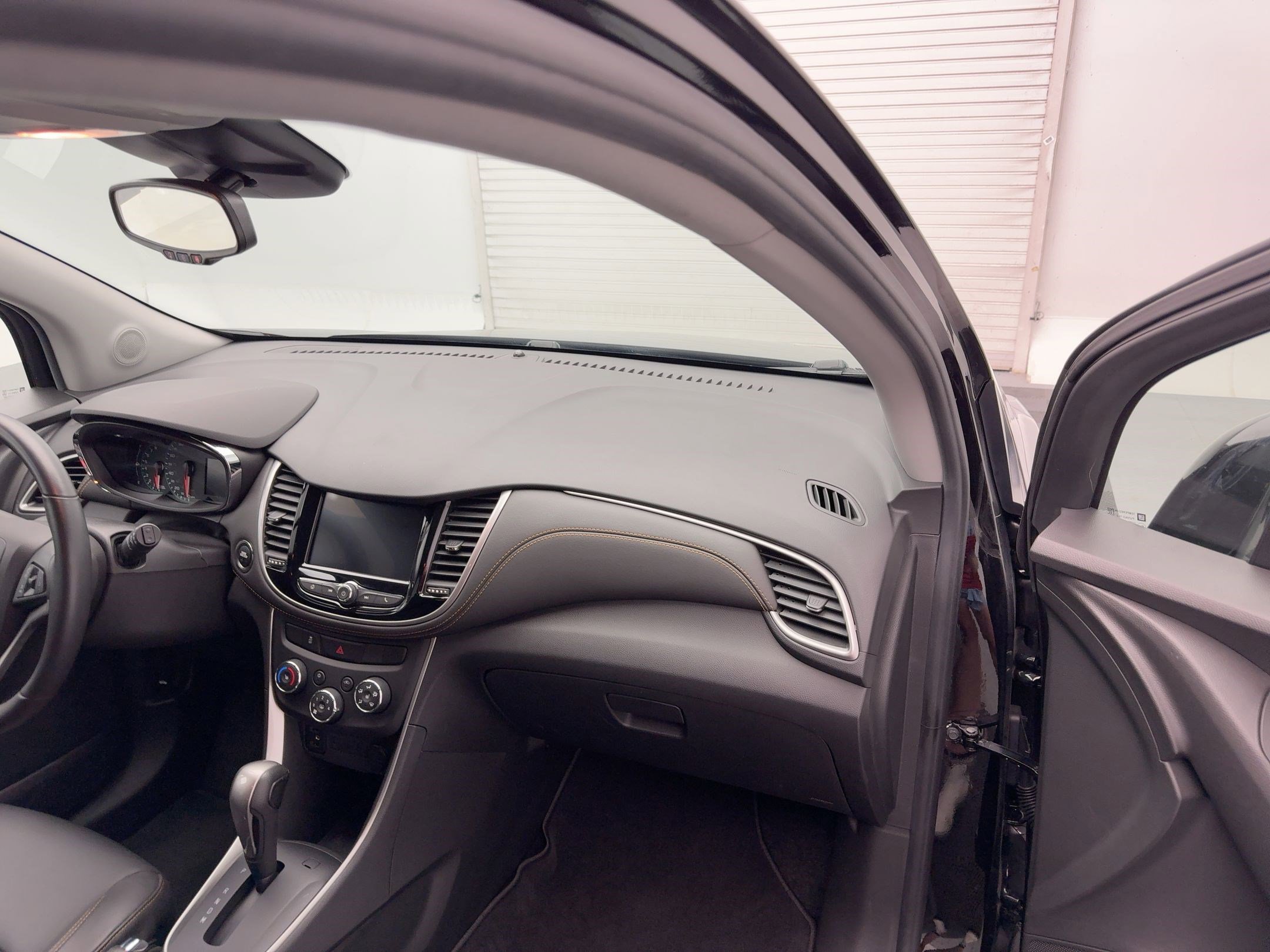 2022 Chevrolet Trax LT photo 24