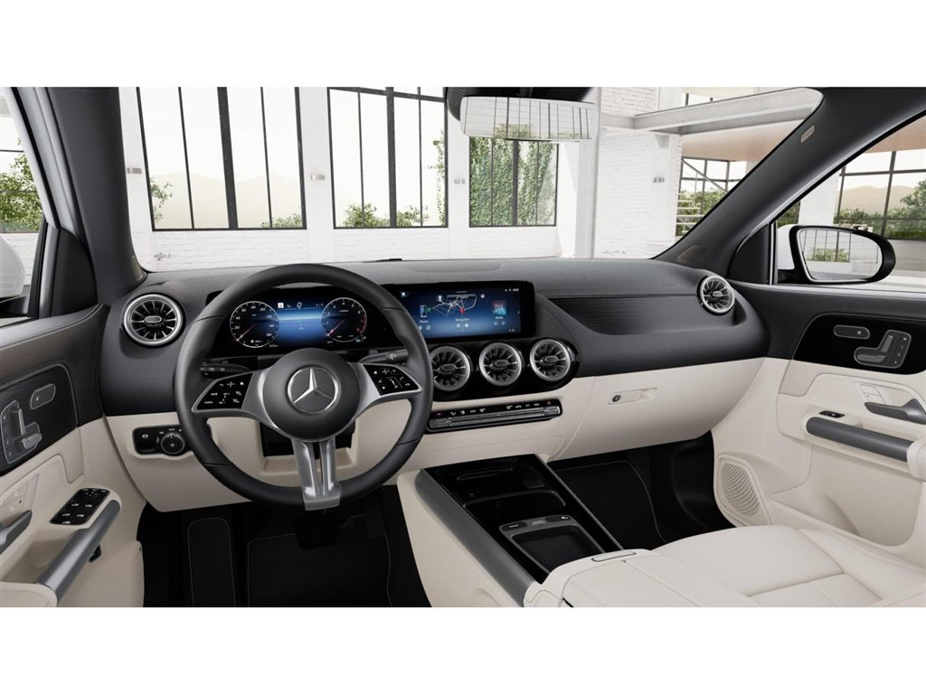 2025 Mercedes Benz GLA 250 4MATIC photo 3
