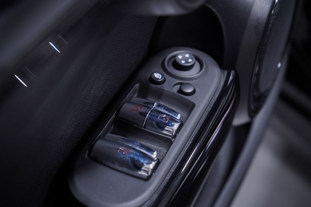 2022 Mini Cooper Convertible John Cooper Works photo 16