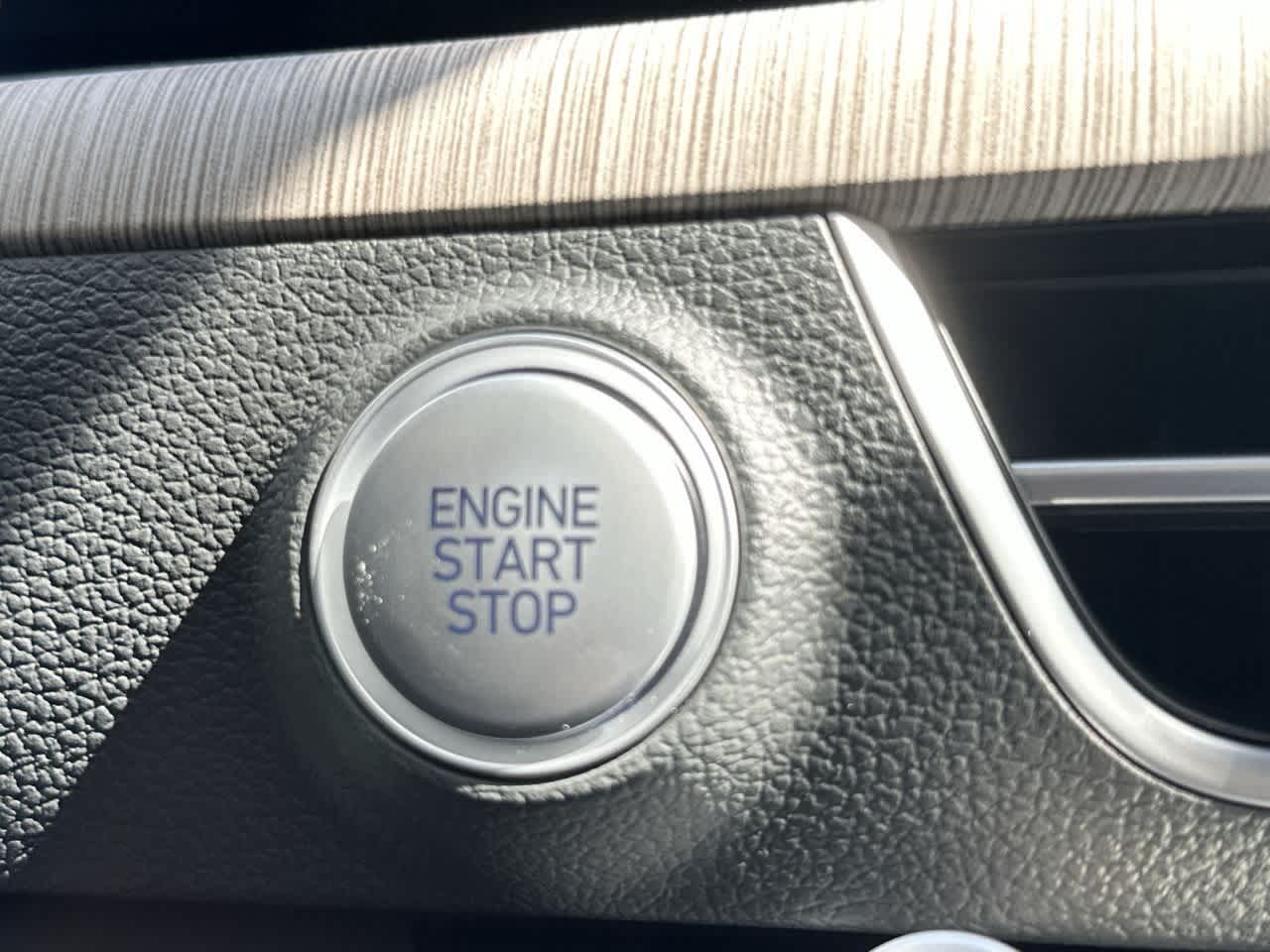 2025 Hyundai Sonata Hybrid SEL photo 17