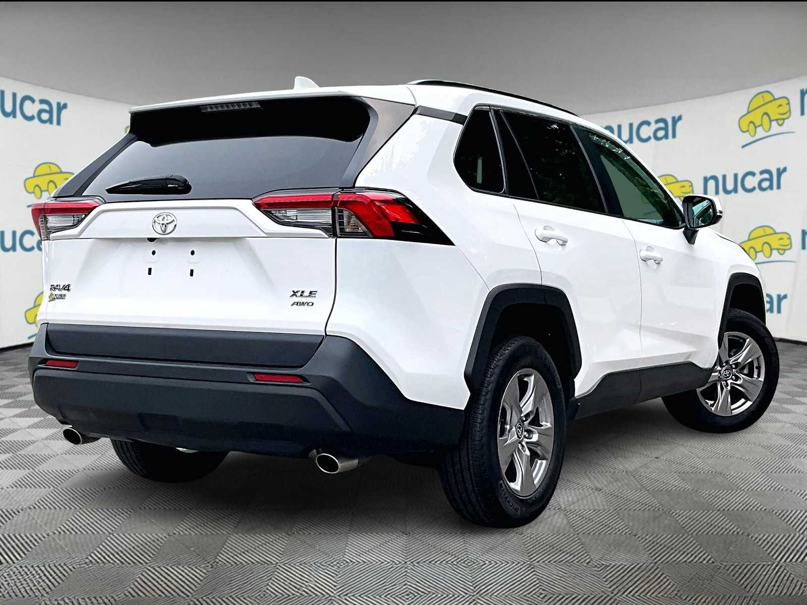 2023 Toyota RAV4 XLE photo 11