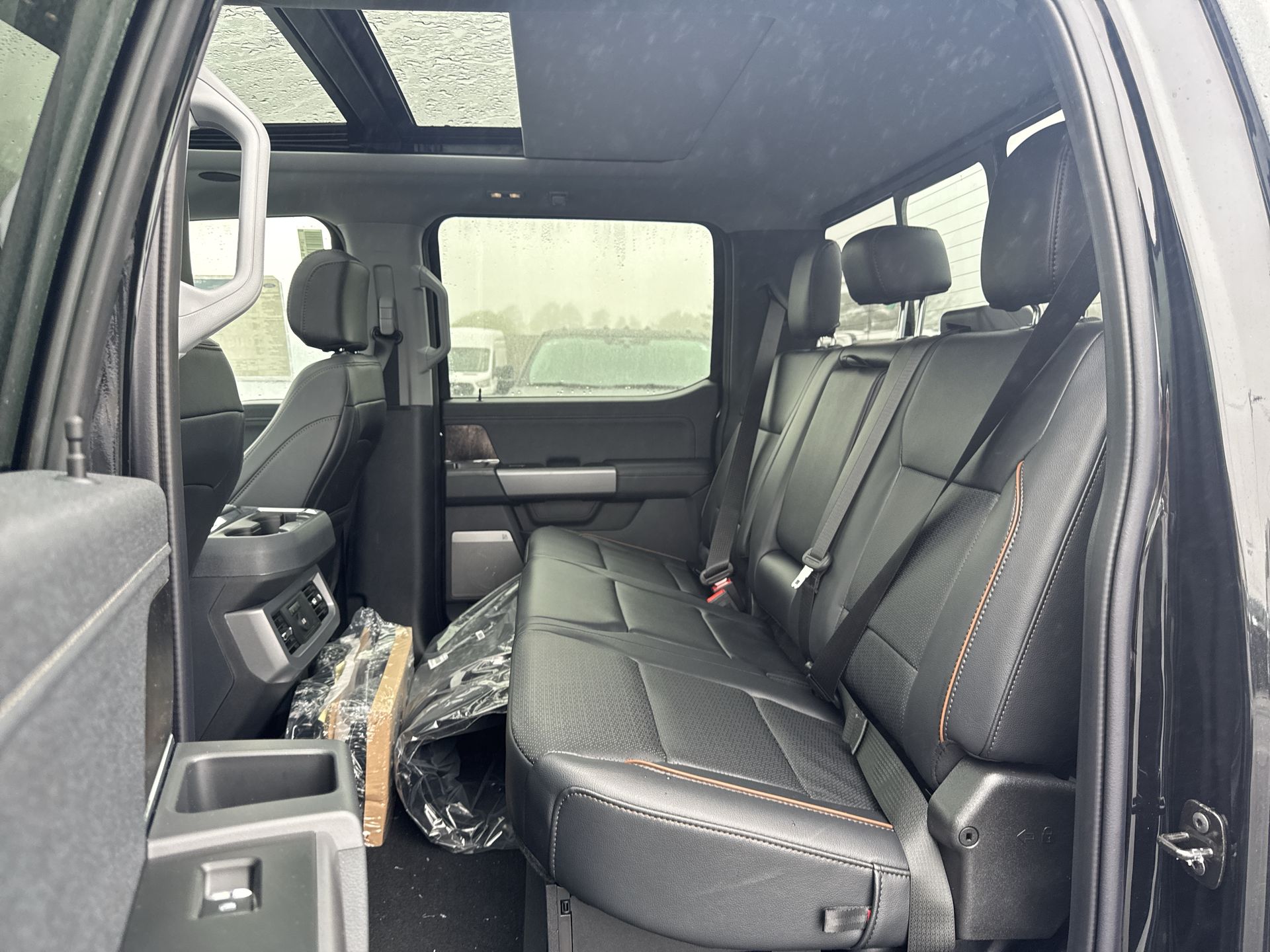 2025 Ford F-350 Lariat photo 4