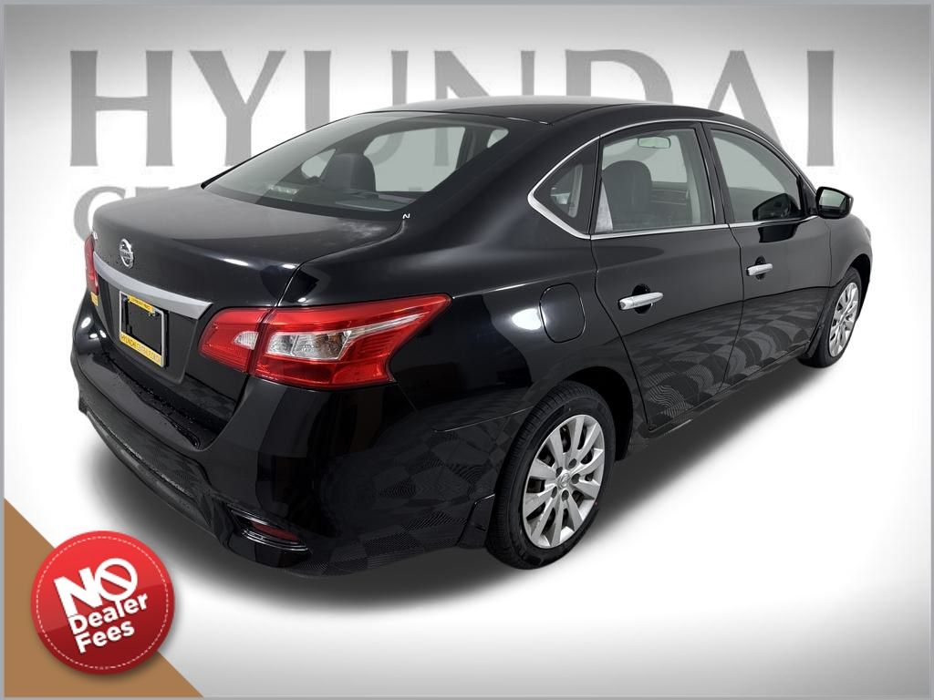 2017 Nissan Sentra S photo 3