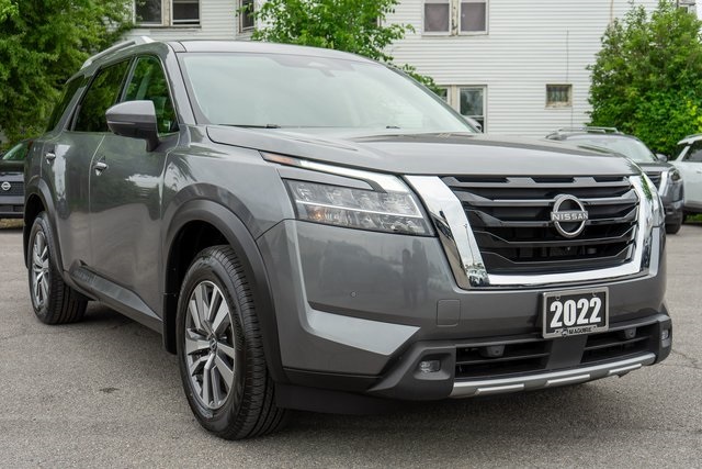 2022 Nissan Pathfinder SL photo 3