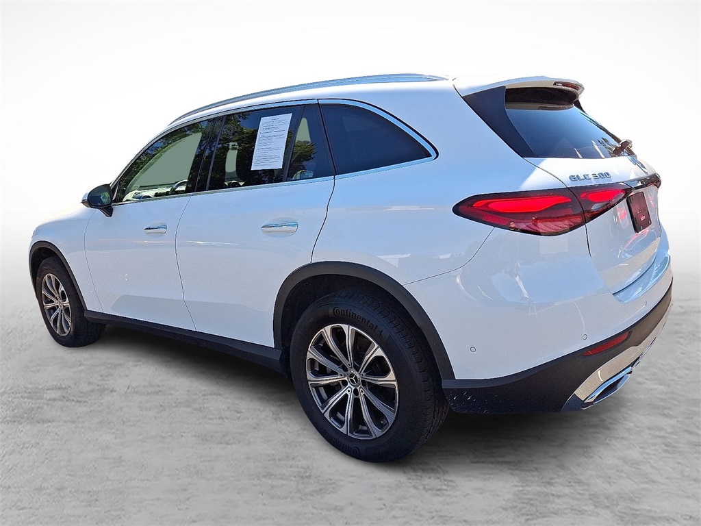 2024 Mercedes Benz GLC 300 4MATIC photo 3