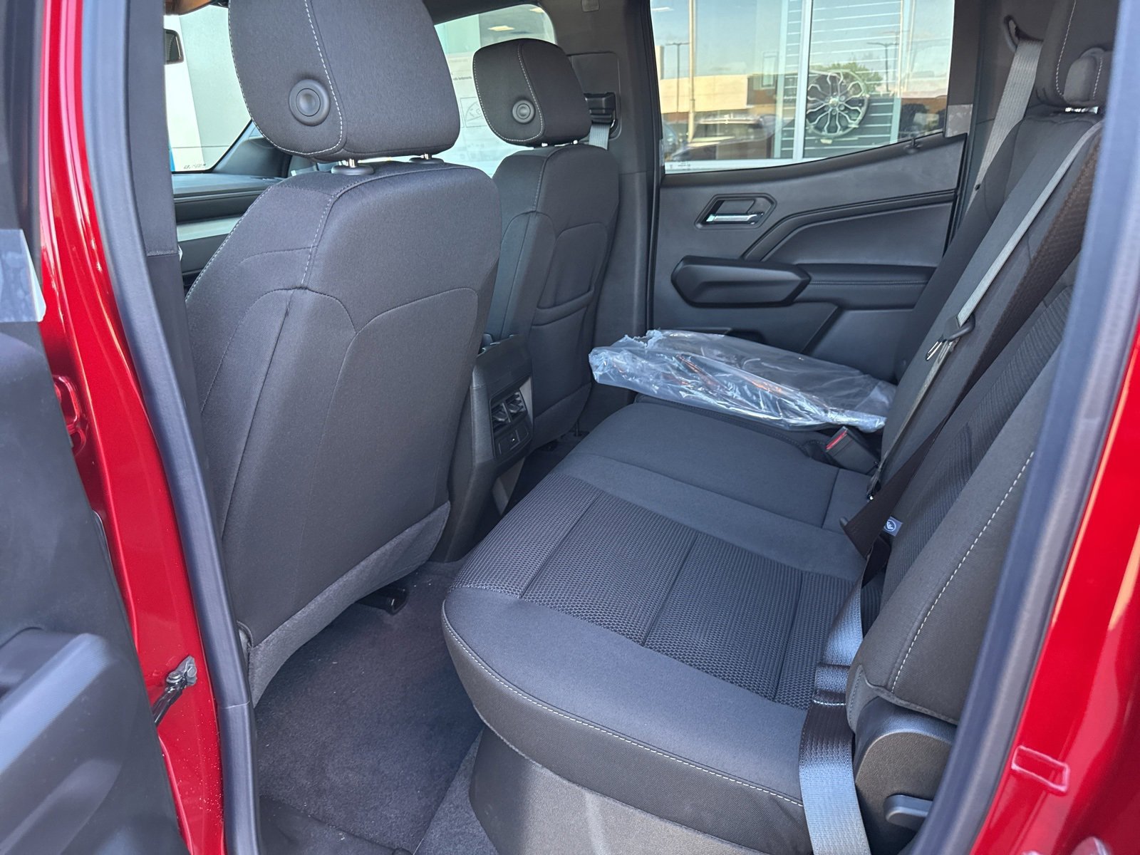 2026 Chevrolet Colorado LT photo 13