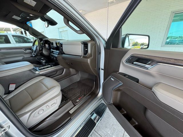 2024 Chevrolet Silverado 1500 LTZ photo 13