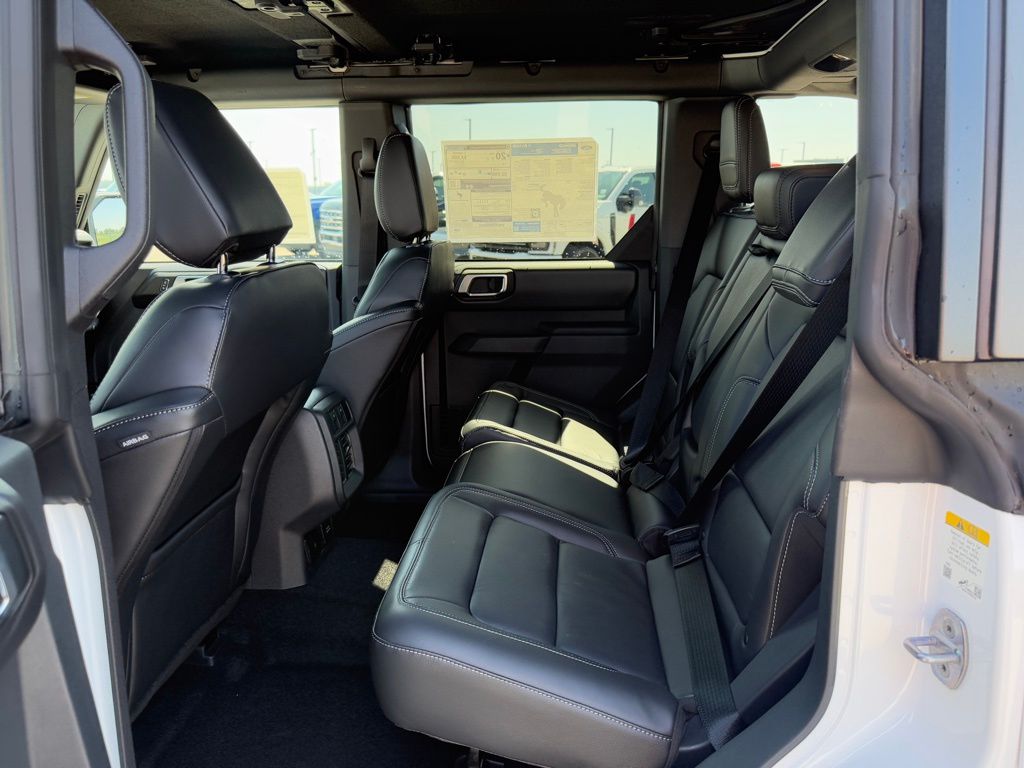 2025 Ford Bronco Outer Banks photo 7