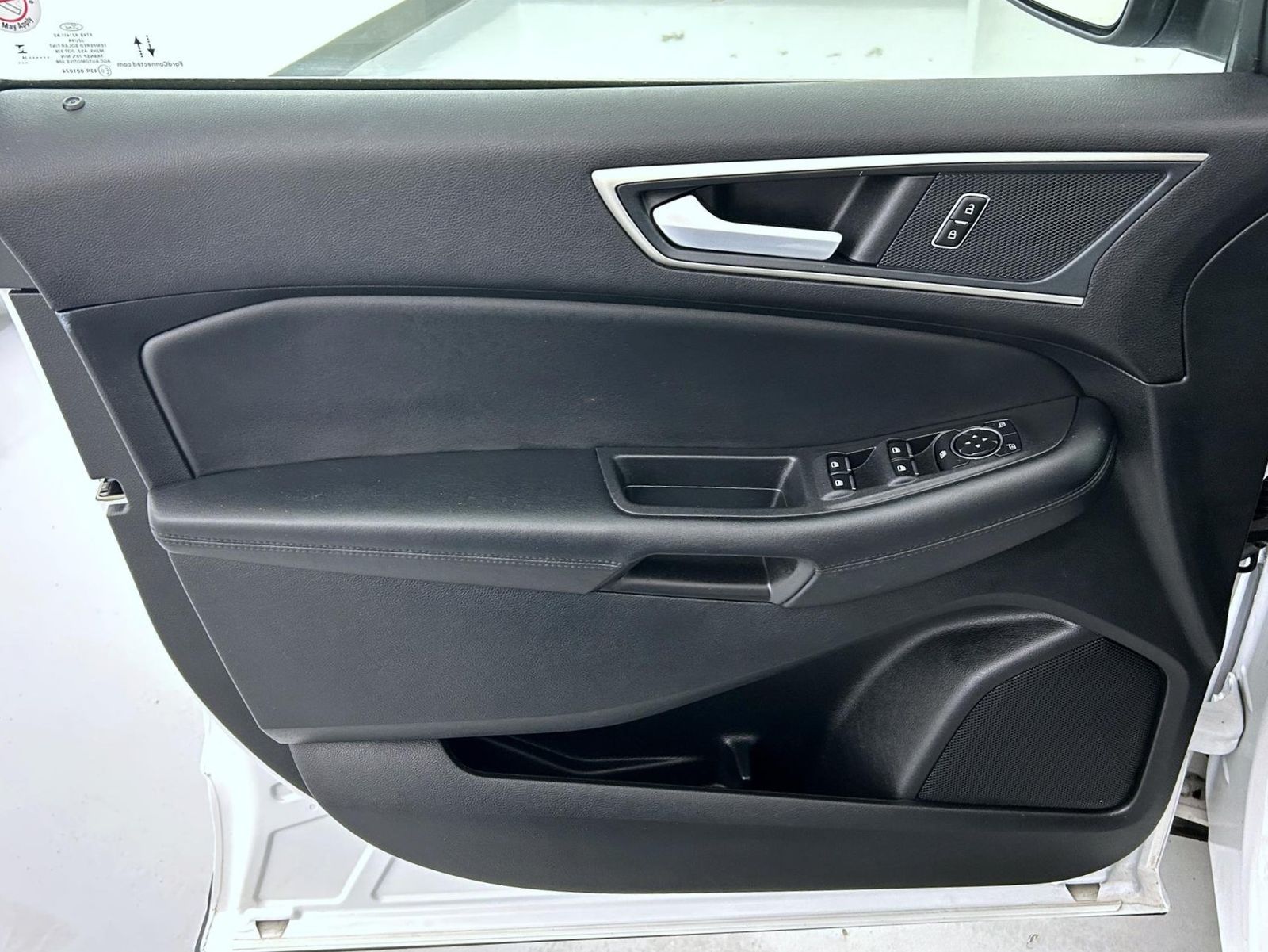2024 Ford Edge SEL photo 9