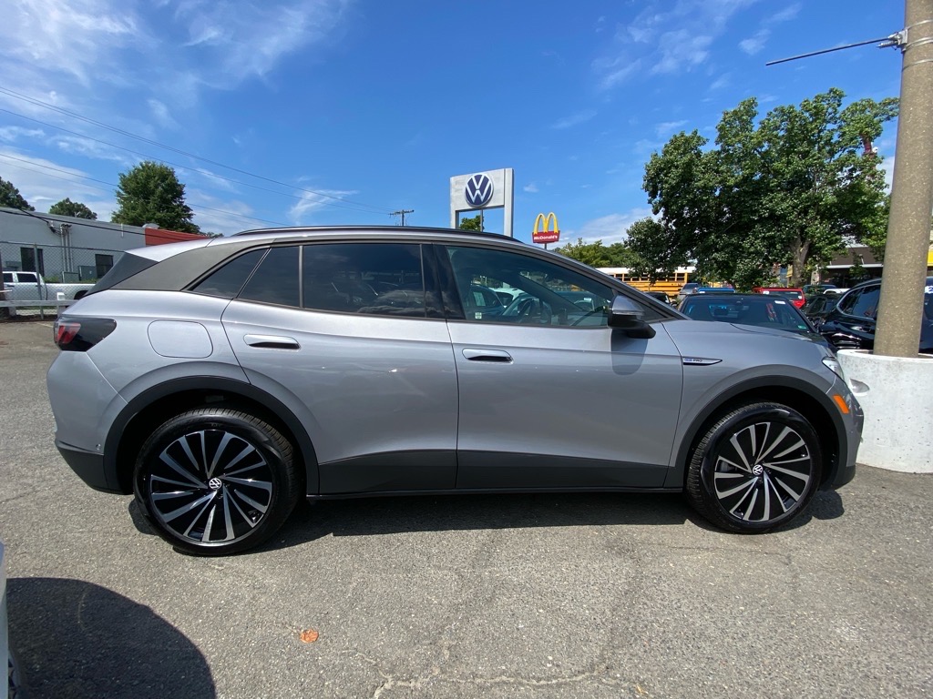 Used 2024 Volkswagen ID.4 PRO with VIN 1V2DSPE81RC003907 for sale in Alexandria, VA
