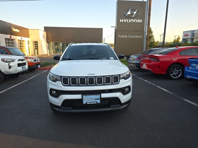 2024 Jeep Compass Latitude photo 4