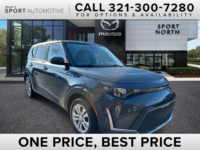 2023 Kia Soul LX's photo