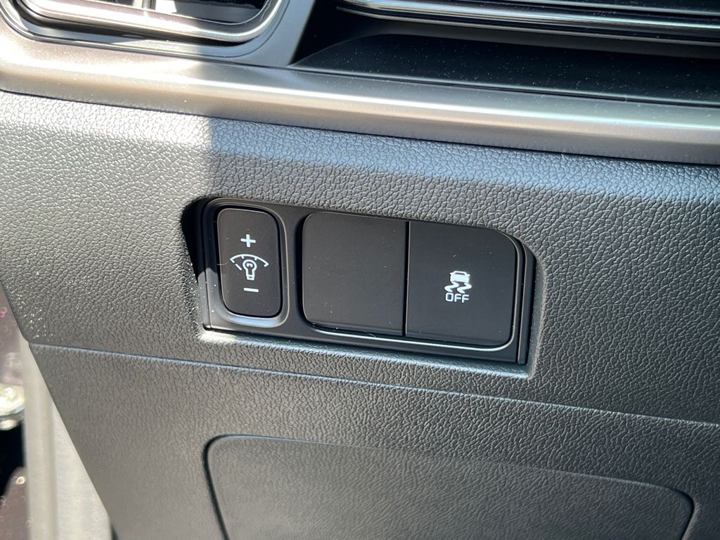 2025 Kia Sorento LX photo 28