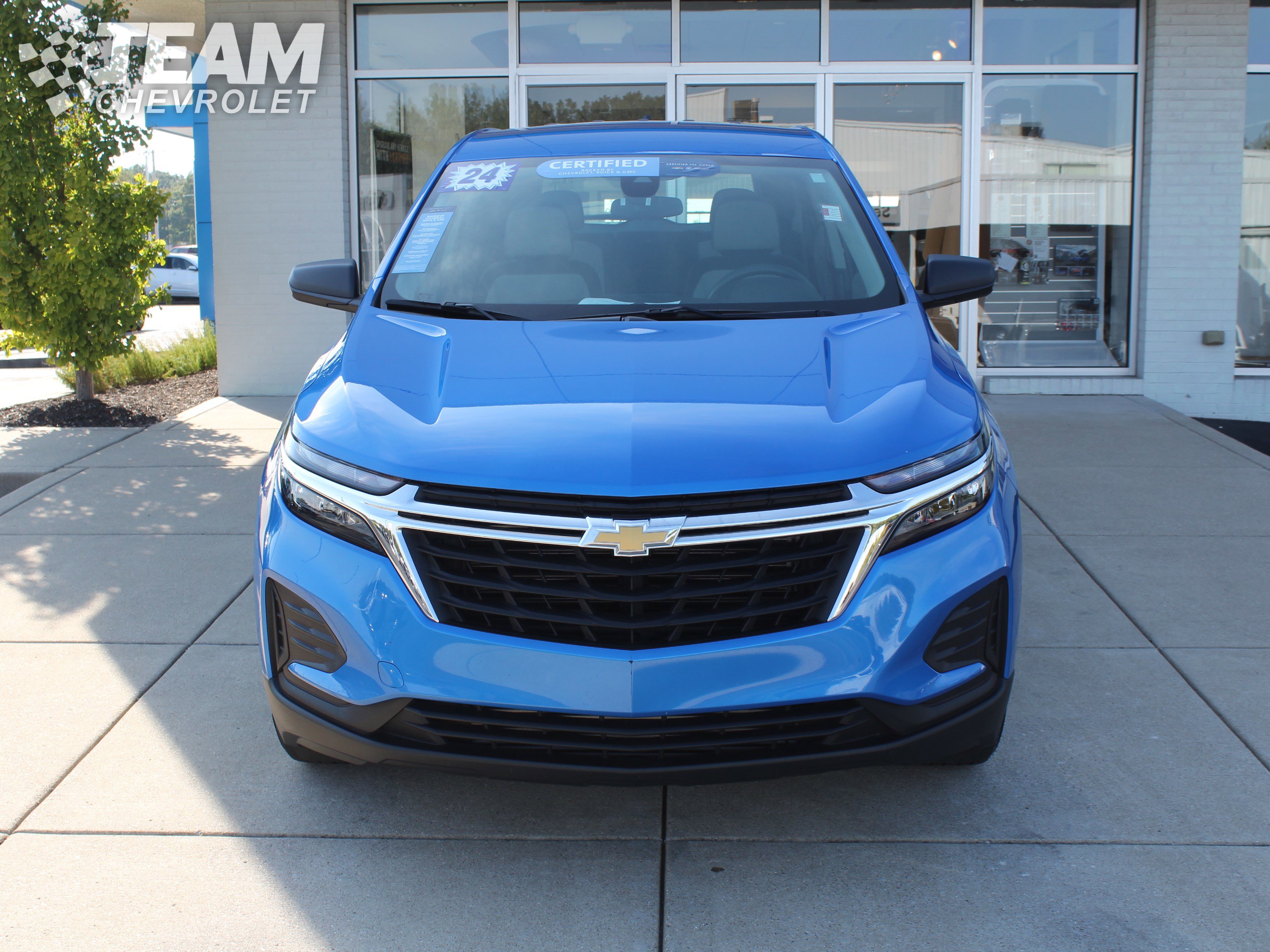 2024 Chevrolet Equinox LS photo 2