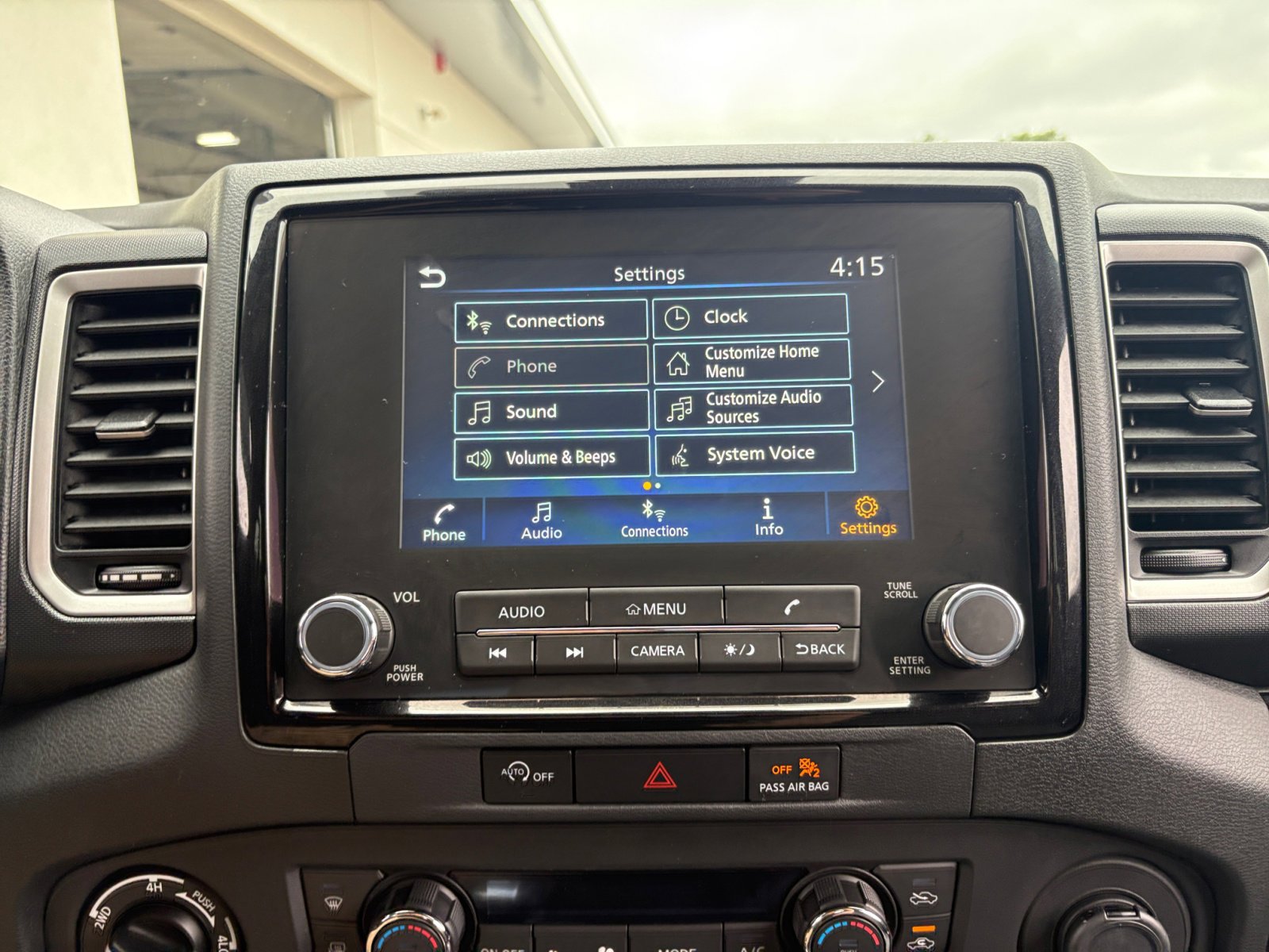 2024 Nissan Frontier SV photo 18