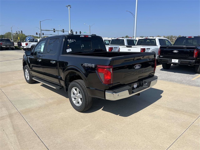 2025 Ford F-150 XLT photo 3